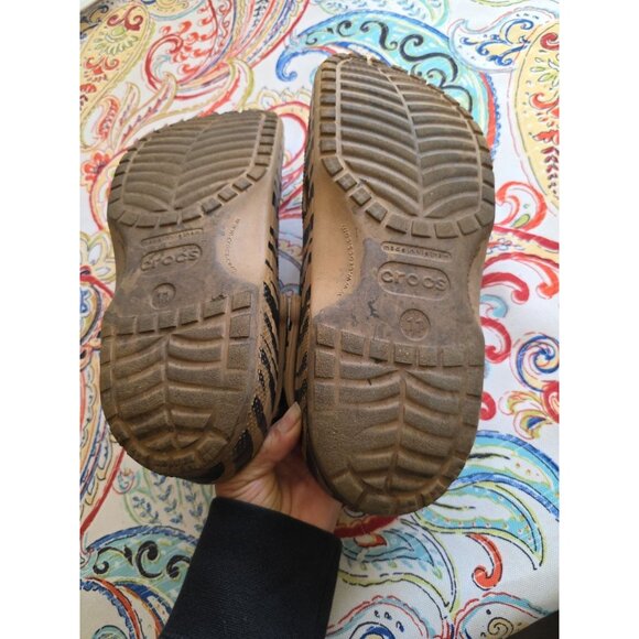 Crocs Classic Mens Size 12 Animal Print Clog Comfort Slip Resistant - Picture 6 of 8